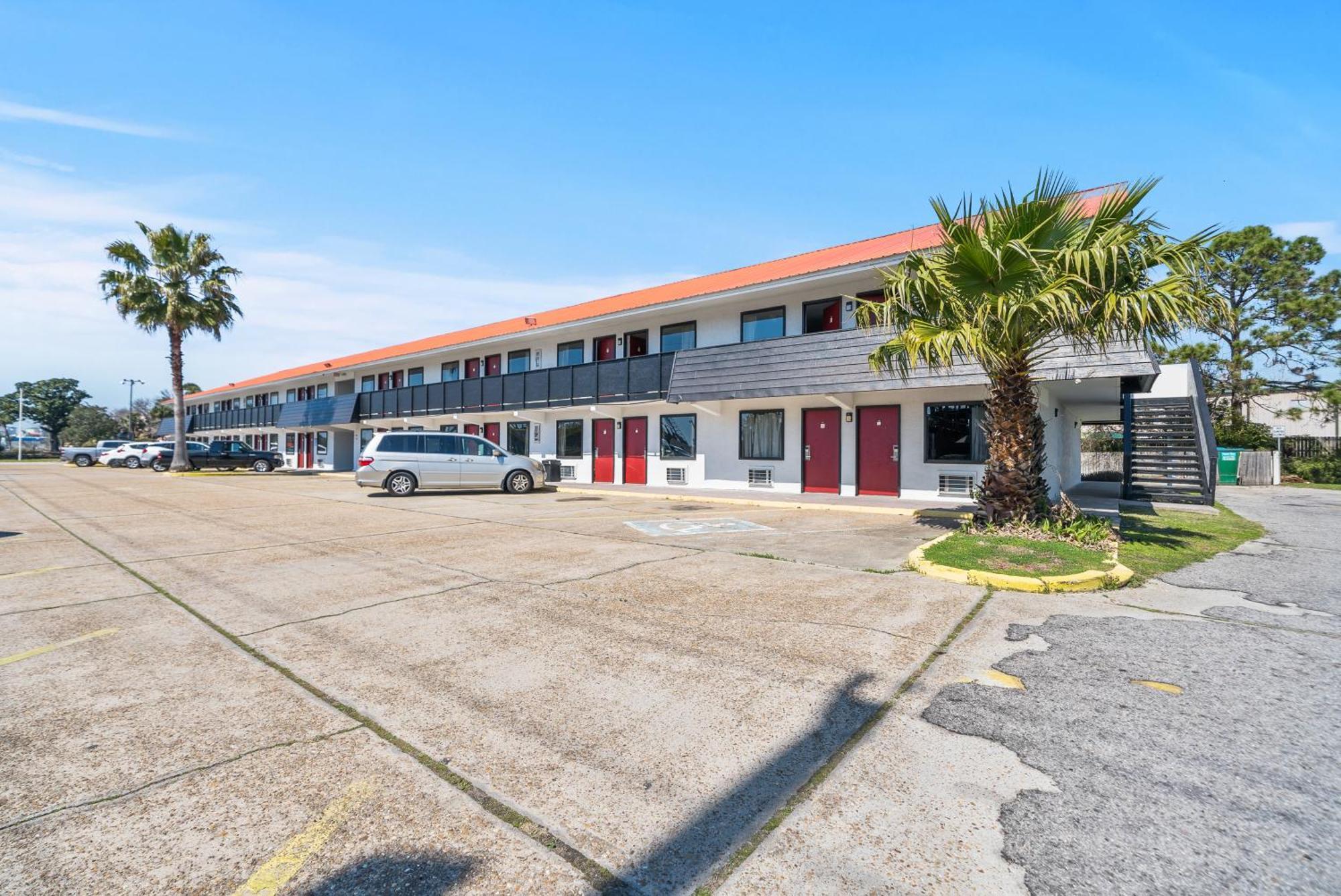 Executive Inn - Panama City Beach Upper Grand Lagoon Екстер'єр фото