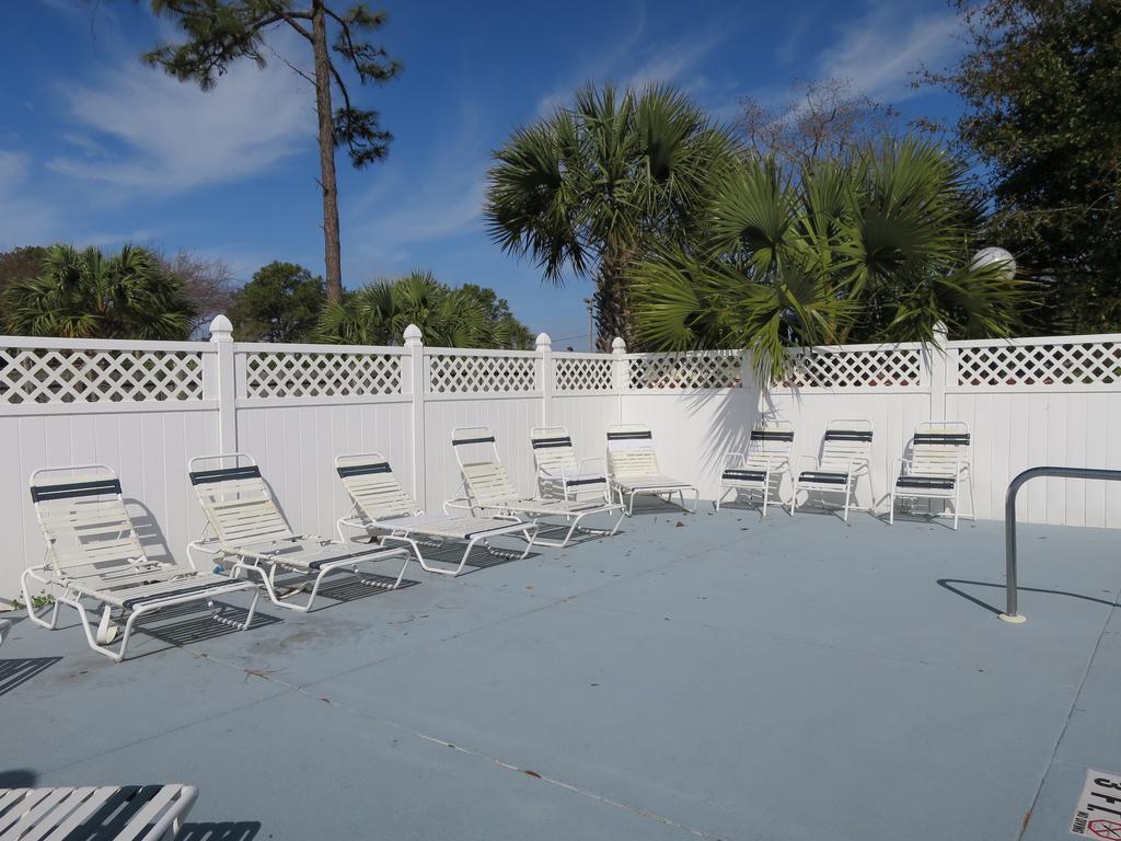 Executive Inn - Panama City Beach Upper Grand Lagoon Екстер'єр фото