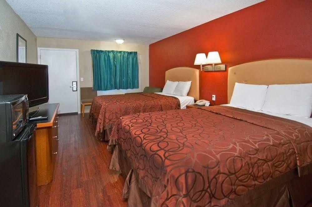Executive Inn - Panama City Beach Upper Grand Lagoon Екстер'єр фото